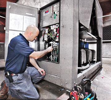 Hooters gets a mechanical makeover